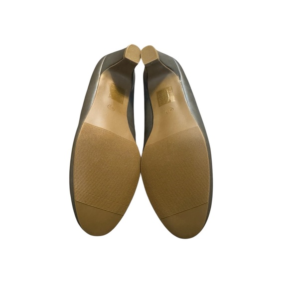 Journee Collection LUU-m Grey Pumps SZ 8.5 NEW - Picture 9 of 11